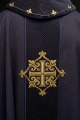 Ornat fioletowy z aksamitnym fioletowym pasem i haftem krzyży - LE/7030/03 - HAF LE/7030/03 - Dewocjonalia P.H. Jakóbczak - Katolicki sklep liturgiczny i hurtownia
