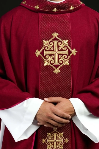 Ornat czerwony z czerwonym aksamitnym pasem i haftem krzyża - LE/7030/02 - HAF LE/7030/02 - Dewocjonalia P.H. Jakóbczak - Katolicki sklep liturgiczny i hurtownia