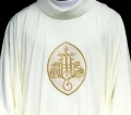 Ornat ecru z haftem IHS z dzianiny SACROLITE - KOR/388/05/78 - HAF KOR/388/05/78 - Dewocjonalia P.H. Jakóbczak - Katolicki sklep liturgiczny i hurtownia