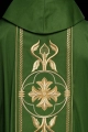 Haftowany ornat zielony z dekoracyjnym pasem - KOR/267/01/53 - HAF KOR/267/01/53 - Dewocjonalia P.H. Jakóbczak - Katolicki sklep liturgiczny i hurtownia