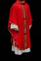 Ornat czerwony z haftowanym złotym krzyżem - KOR/266/02/53 - HAF KOR/266/02/53 - Dewocjonalia P.H. Jakóbczak - Katolicki sklep liturgiczny i hurtownia