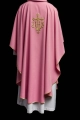 Ornat różowy z wypukłym haftem JHS - KOR/255/08/12 - HAF KOR/255/08/12 - Dewocjonalia P.H. Jakóbczak - Katolicki sklep liturgiczny i hurtownia