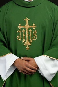 Ornat zielony z wypukłym haftem JHS - KOR/255/01/12