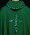 Ornat zielony z haftowanym mozaikowym krzyżem - KOR/257/01/62 - HAF KOR/257/01/62 - Dewocjonalia P.H. Jakóbczak - Katolicki sklep liturgiczny i hurtownia