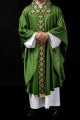 Ornat zielony z błyszczącym haftem w zielonym kolorze - LE/7026/01 - HAF LE/7026/01 - Dewocjonalia P.H. Jakóbczak - Katolicki sklep liturgiczny i hurtownia