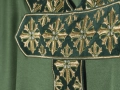 Ornat zielony z błyszczącym haftem w zielonym kolorze - LE/7026/01 - HAF LE/7026/01 - Dewocjonalia P.H. Jakóbczak - Katolicki sklep liturgiczny i hurtownia