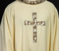 Ornat ecru z haftowanym krzyżem mozaikowym - KOR/257/05/62 - HAF KOR/257/05/62 - Dewocjonalia P.H. Jakóbczak - Katolicki sklep liturgiczny i hurtownia