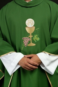 Ornat zielony z haftem kielicha i winogron - KOR/208/01/12