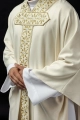Ornat ecru z błyszczącym haftem - LE/7026/05 - HAF LE/7026/05 - Dewocjonalia P.H. Jakóbczak - Katolicki sklep liturgiczny i hurtownia