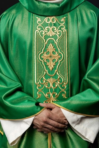 Zielony ornat bogato haftowany z połyskiem - LE/7021/01 - HAF LE/7021/01 - Dewocjonalia P.H. Jakóbczak - Katolicki sklep liturgiczny i hurtownia