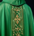 Zielony ornat bogato haftowany z połyskiem - LE/7021/01 - HAF LE/7021/01 - Dewocjonalia P.H. Jakóbczak - Katolicki sklep liturgiczny i hurtownia