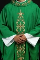 Zielony ornat liturgiczny bogato haftowany kamieniami - LE/7014/01 - HAF LE/7014/01 - Dewocjonalia P.H. Jakóbczak - Katolicki sklep liturgiczny i hurtownia