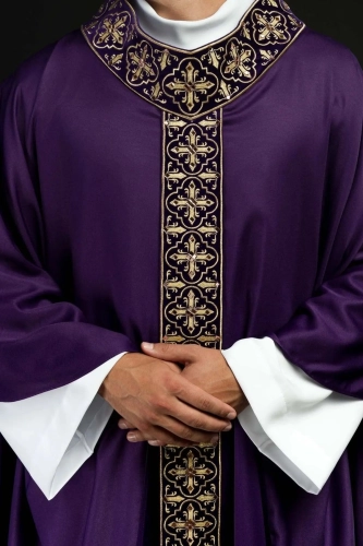 Fioletowy ornat ozdobiony 500 kamieniami z wąskim pasem - LE/7104/03 - HAF LE/7104/03 - Dewocjonalia P.H. Jakóbczak - Katolicki sklep liturgiczny i hurtownia