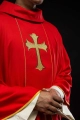Ornat czerwony z haftowanym krzyżem i kłosami - KOR/375/02/53 - HAF KOR/375/02/53 - Dewocjonalia P.H. Jakóbczak - Katolicki sklep liturgiczny i hurtownia