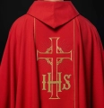 Czerwony ornat ze zdobionym złotym pasem z IHS i kłosami - KOR/214/02/01 - HAF KOR/214/02/01 - Dewocjonalia P.H. Jakóbczak - Katolicki sklep liturgiczny i hurtownia