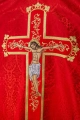 Czerwony ornat haftowany wzorem Jezusa Chrystusa - KOR/190/02/83/PA - HAF KOR/190/02/83/PA - Dewocjonalia P.H. Jakóbczak - Katolicki sklep liturgiczny i hurtownia