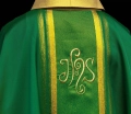 Zielony ornat haftowany ze wzorem IHS ze złoceniem - KOR/183/01/27 - HAF KOR/183/01/27 - Dewocjonalia P.H. Jakóbczak - Katolicki sklep liturgiczny i hurtownia