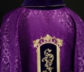 Fioletowy ornat haftowany wzorem Jezusa Chrystusa - KOR/190/03/83/PA - HAF KOR/190/03/83/PA - Dewocjonalia P.H. Jakóbczak - Katolicki sklep liturgiczny i hurtownia