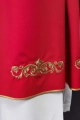 Czerwony ornat z haftem IHS w złotym kolorze i ozdobnym wykończeniem - KOR/157/02/01 - HAF KOR/157/02/01 - Dewocjonalia P.H. Jakóbczak - Katolicki sklep liturgiczny i hurtownia