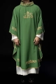 Zielony ornat ze złotym haftem IHS i ozdobnym wykończeniem - KOR/157/01/01 - HAF KOR/157/01/01 - Dewocjonalia P.H. Jakóbczak - Katolicki sklep liturgiczny i hurtownia