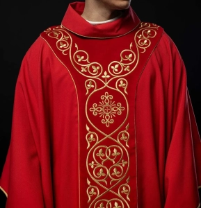 Czerwony ornat liturgiczny zdobiony haftem na aksamicie - KOR/169/02