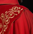 Czerwony ornat liturgiczny zdobiony haftem na aksamicie - KOR/169/02 - HAF KOR/169/02 - Dewocjonalia P.H. Jakóbczak - Katolicki sklep liturgiczny i hurtownia