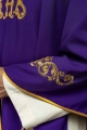 Fioletowy ornat ze złotym haftem IHS i ozdobnym wykończeniem - KOR/157/03/01 - HAF KOR/157/03/01 - Dewocjonalia P.H. Jakóbczak - Katolicki sklep liturgiczny i hurtownia