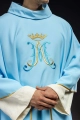 Niebieski ornat haftowany motywem maryjnym - KOR/090/06/12 - HAF KOR/090/06/12 - Dewocjonalia P.H. Jakóbczak - Katolicki sklep liturgiczny i hurtownia