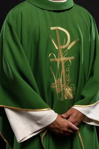 Zielony ornat z haftem złotego krzyża - KOR/026/01/12 - HAF KOR/026/01/12 - Dewocjonalia P.H. Jakóbczak - Katolicki sklep liturgiczny i hurtownia