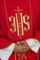 Czerwony ornat liturgiczny haftowany IHS - KOR/031/02/01 - HAF KOR/031/02/01 - Dewocjonalia P.H. Jakóbczak - Katolicki sklep liturgiczny i hurtownia