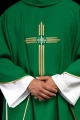 Zielony ornat z haftowanym krzyżem IHS - KOR/017/01/12 - HAF KOR/017/01/12 - Dewocjonalia P.H. Jakóbczak - Katolicki sklep liturgiczny i hurtownia
