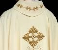 Ornat liturgiczny ecru bogato haftowany sznurkiem ozdobionym kamieniami - LE/7018/05 - HAF LE/7018/05 - Dewocjonalia P.H. Jakóbczak - Katolicki sklep liturgiczny i hurtownia