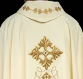 Ornat liturgiczny ecru bogato haftowany sznurkiem ozdobionym kamieniami - LE/7018/05 - HAF LE/7018/05 - Dewocjonalia P.H. Jakóbczak - Katolicki sklep liturgiczny i hurtownia