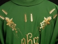 Ornat zielony haftowany z symbolem IHS i winogronami - KOR/057/01/01 - HAF KOR/057/01/01 - Dewocjonalia P.H. Jakóbczak - Katolicki sklep liturgiczny i hurtownia
