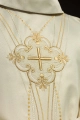 Ornat ecru z błyszczącej tkaniny inspirowany Różańcem - LE/7016/05 - HAF LE/7016/05 - Dewocjonalia P.H. Jakóbczak - Katolicki sklep liturgiczny i hurtownia