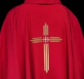 Czerwony ornat haftowany krzyżem IHS - KOR/017/02/12 - HAF KOR/017/02/12 - Dewocjonalia P.H. Jakóbczak - Katolicki sklep liturgiczny i hurtownia
