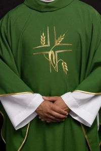 Ornat zielony z haftem krzyża i kłosów - KOR/016/01/12