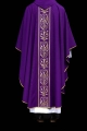 Fioletowy ornat liturgiczny ozdobiony złotym haftowanym pasem - KOR/008/03/01 - HAF KOR/008/03/01 - Dewocjonalia P.H. Jakóbczak - Katolicki sklep liturgiczny i hurtownia