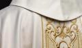 Ornat ecru z połyskującej tkaniny z bogatym złotym haftem na pasie - LE/7021/05 - HAF LE/7021/05 - Dewocjonalia P.H. Jakóbczak - Katolicki sklep liturgiczny i hurtownia