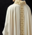 Haftowany ornat ecru z wiszącym pasem 500 kamieni - LE/7004/05 - HAF LE/7004/05 - Dewocjonalia P.H. Jakóbczak - Katolicki sklep liturgiczny i hurtownia