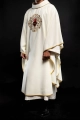 Ornat ecru haftowany z motywem Serca Jezusowego i kielicha eucharystycznego - KOR/118/05/01 - HAF KOR/118/05/01 - Dewocjonalia P.H. Jakóbczak - Katolicki sklep liturgiczny i hurtownia