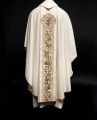 Ornat ecru bogato haftowany symbolem Serca Jezusowego i PAX - KOR/109/05/01 - HAF KOR/109/05/01 - Dewocjonalia P.H. Jakóbczak - Katolicki sklep liturgiczny i hurtownia