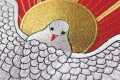 Ornat czerwony z haftem Ducha Świętego - KOR/015/02/01 - HAF KOR/015/02/01 - Dewocjonalia P.H. Jakóbczak - Katolicki sklep liturgiczny i hurtownia