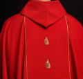 Ornat czerwony z haftem Ducha Świętego - KOR/015/02/01 - HAF KOR/015/02/01 - Dewocjonalia P.H. Jakóbczak - Katolicki sklep liturgiczny i hurtownia