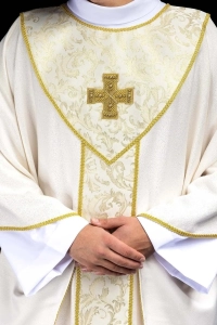 Ornat ecru ze złotym krzyżem i tkaniną żakardową - LE/7075/05
