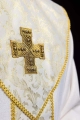 Ornat ecru ze złotym krzyżem i tkaniną żakardową - LE/7075/05 - HAF LE/7075/05 - Dewocjonalia P.H. Jakóbczak - Katolicki sklep liturgiczny i hurtownia