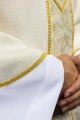 Ornat ecru ze złotym krzyżem i tkaniną żakardową - LE/7075/05 - HAF LE/7075/05 - Dewocjonalia P.H. Jakóbczak - Katolicki sklep liturgiczny i hurtownia
