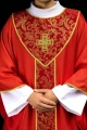 Czerwony ornat z krzyżem i tkaniną żakardową - LE/7075/02 - HAF LE/7075/02 - Dewocjonalia P.H. Jakóbczak - Katolicki sklep liturgiczny i hurtownia