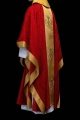 Czerwony ornat z haftowanym motywem krzyża i złotym pasem - LE/7034/02 - HAF LE/7034/02 - Dewocjonalia P.H. Jakóbczak - Katolicki sklep liturgiczny i hurtownia