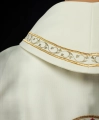 Ornat liturgiczny ecru z haftem motywu Serca Maryi - KOR/392/05/01 - HAF KOR/392/05/01 - Dewocjonalia P.H. Jakóbczak - Katolicki sklep liturgiczny i hurtownia
